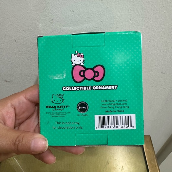 New Hello Kitty ornament - Picture 3 of 5